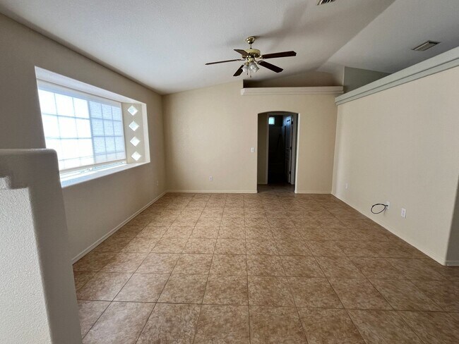 Foto del edificio - Rent Adjustment! Unfurnished Long Term House