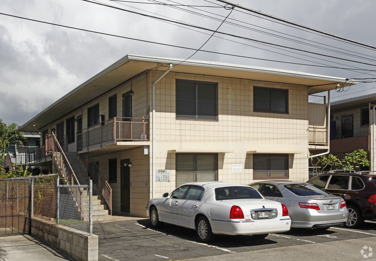 Building Photo - 1236 Kamaile St