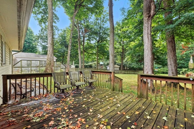 Building Photo - NEW LISTING! 3 BED/2 BATH HOUSE!