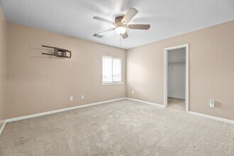 Building Photo - 5817 Vineyard Hill Dr Building Photo - 5817 Vineyard Hill Dr