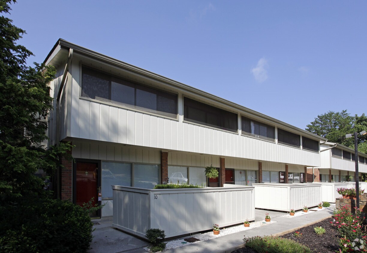 2806 Suncrest Rd, Pigeon TN 37863 Apartments in Pigeon