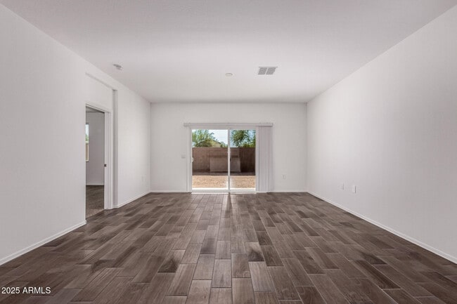 Foto del edificio - 5031 E Umber Rd