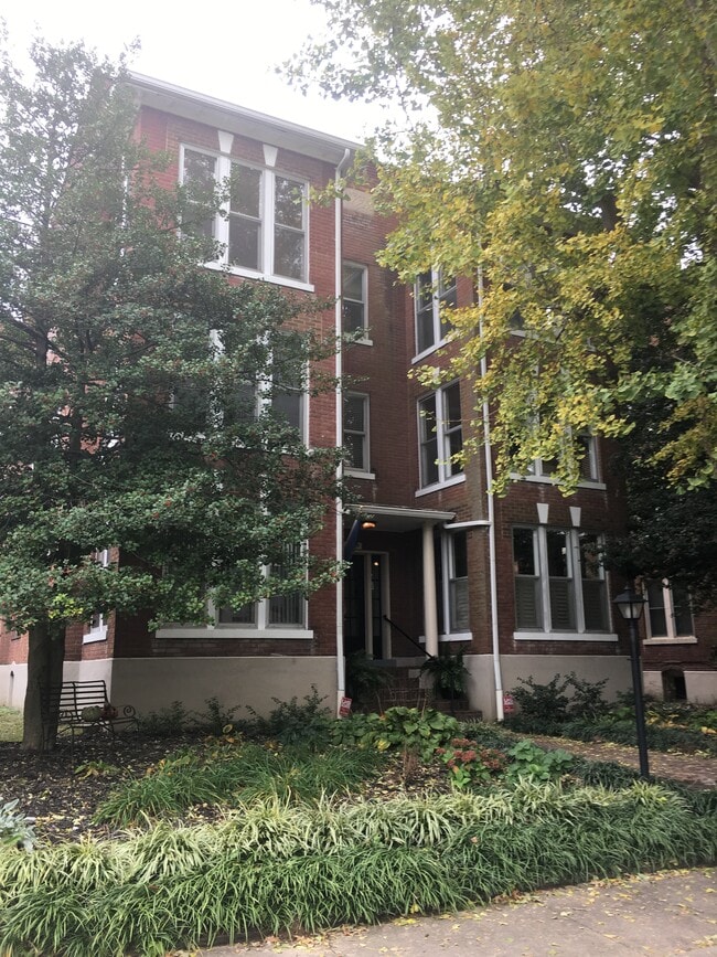 Building Photo - 1577 Parsons Pl