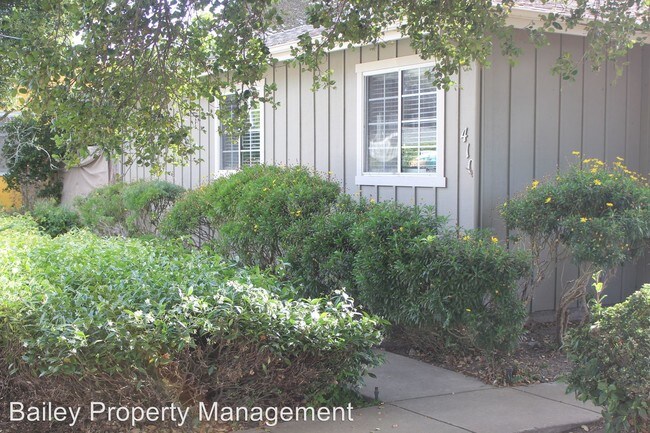 Building Photo - 410 6th Ave