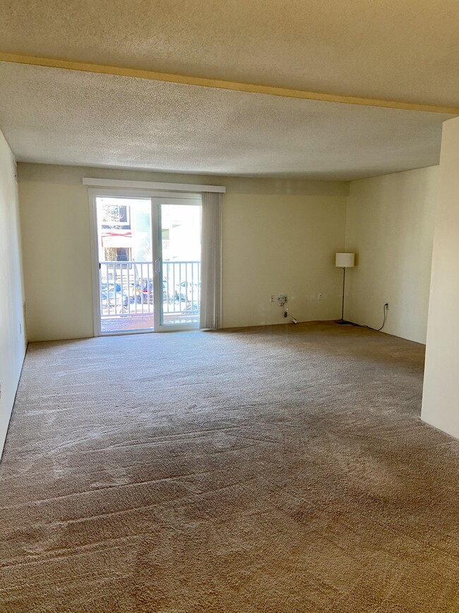 Living Room - 3 Post Oak Ln