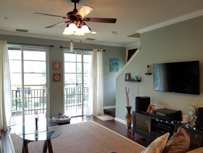 Building Photo - 132 Greenwich Cir