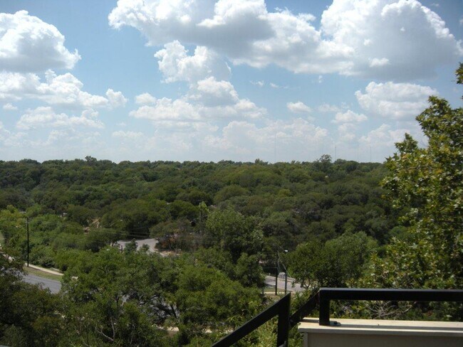 Foto del edificio - 2612 San Pedro St