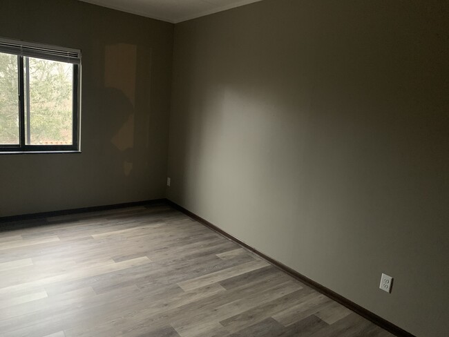 Building Photo - 1792 Cherokee Dr
