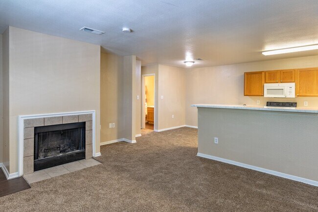 Building Photo - 811 Cloyd Dr