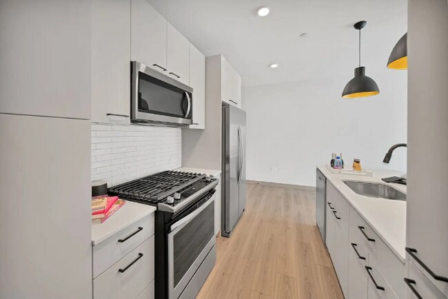 Foto del edificio - 2131 N Elston Ave