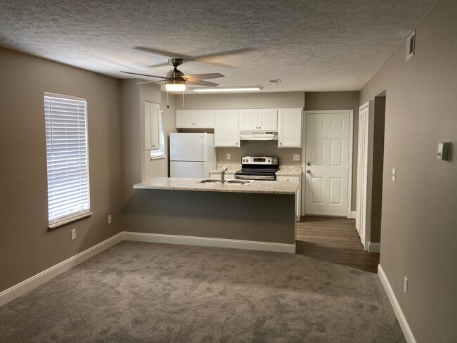 Building Photo - 46 Campbell Dr