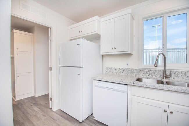 Building Photo - New Build 2 Bedroom / 2 Bath + Office Home in Mount Hope!