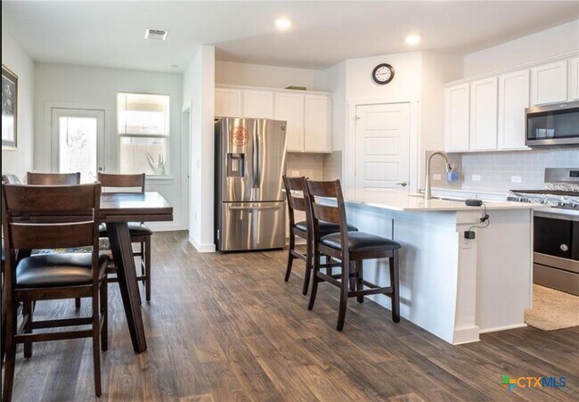 Foto del edificio - 14020 Neskar Dr