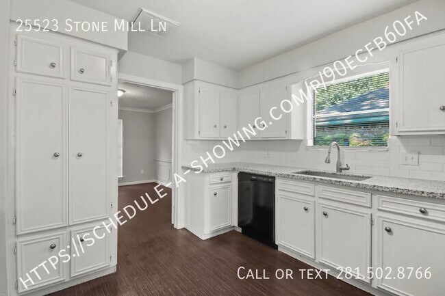 Foto del edificio - AVAILABLE NOW!