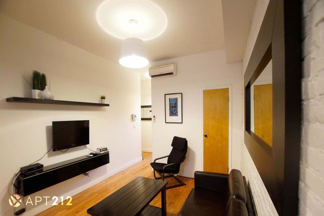 Building Photo - 118 Elizabeth St