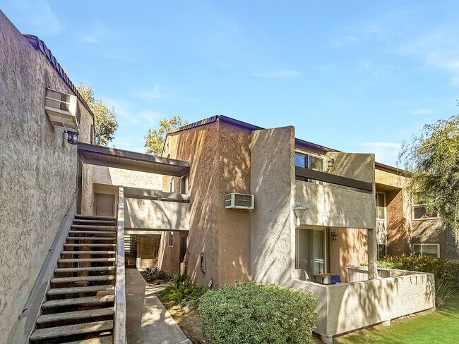 Building Photo - Great Studio Condo in Escondido!