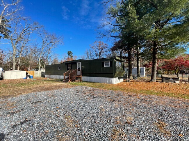 Foto del edificio - FOR RENT 3 Bedroom, 1 Bath Home in Laurel Lakes, NJ $1570