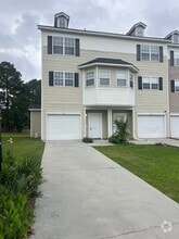 Building Photo - 4500 Great Oak Dr