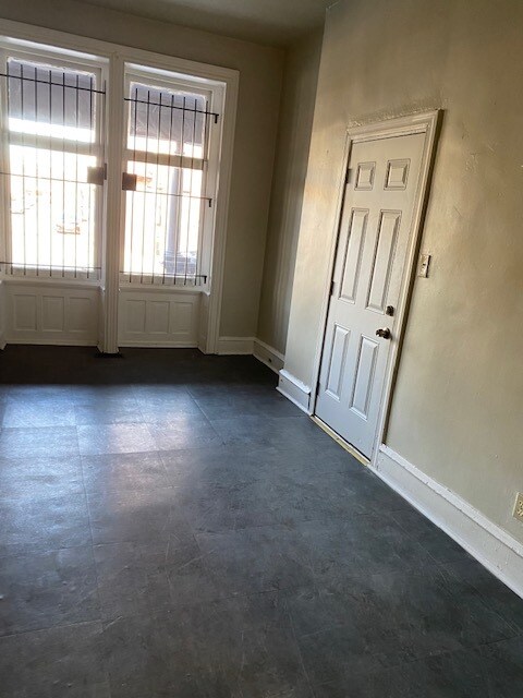 Living Room - 3214 West Diamond street