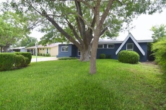 Building Photo - 7513 Carriage Dr