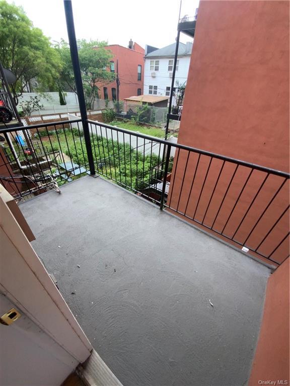 Foto del edificio - 578 Van Siclen Ave