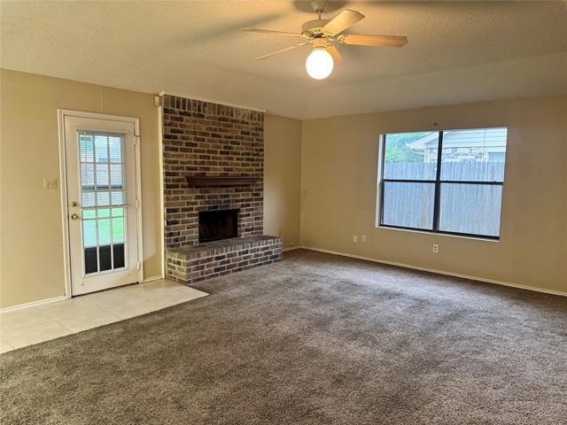 Foto del edificio - 662 Clover Ln