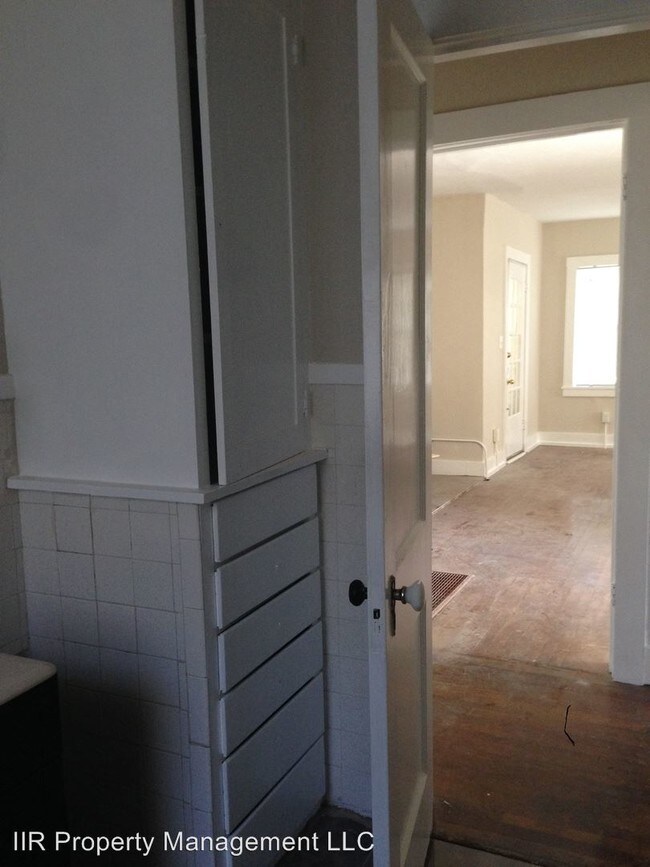 Building Photo - 2 br, 1 bath House - 20 Riverside Dr