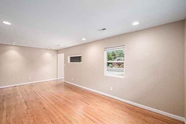 Foto del edificio - Beautifully renovated home in Montclair wi...