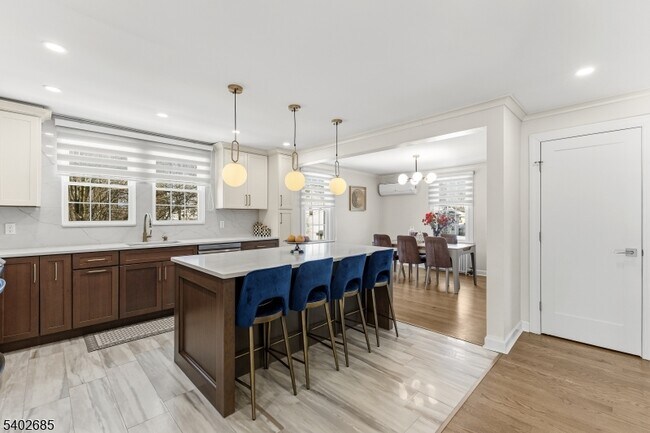 Foto del edificio - 48 Hobart Pl