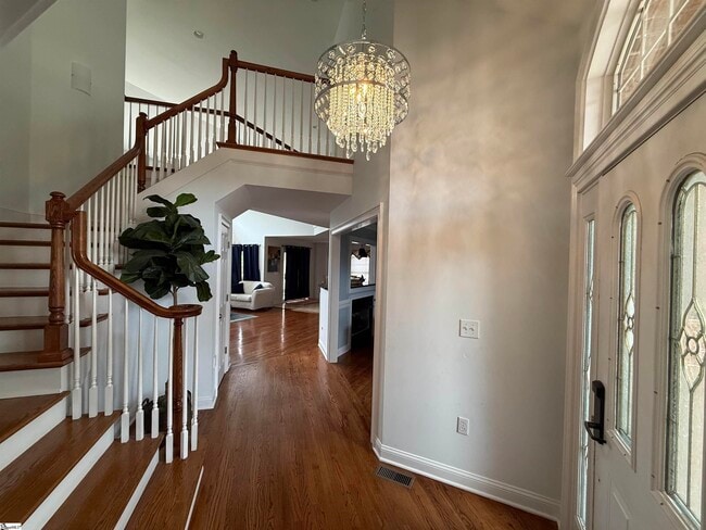 Foto del edificio - 19 Ruby Lake Ln