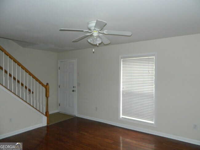 Foto del edificio - 118 Summer Pl NW