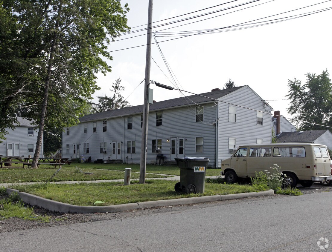 Building Photo - 9561 Community Rd