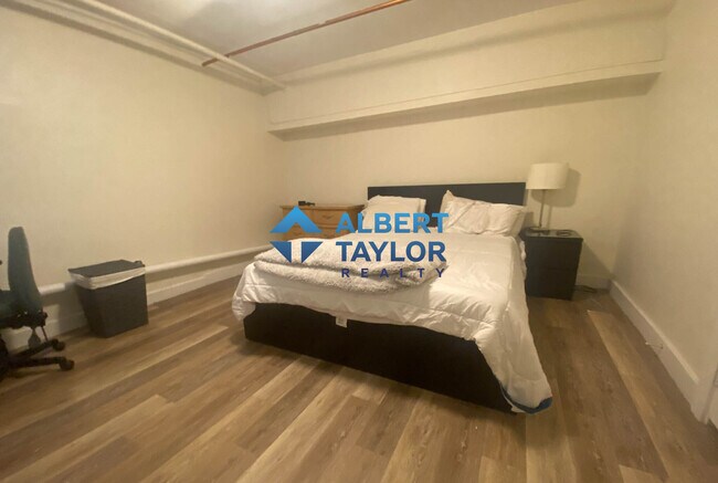 Foto del edificio - 1581 Beacon St