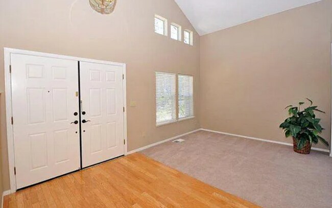 Building Photo - 957 Windmeadows Dr