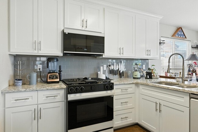 Building Photo - 9616 Puccini Tr NW