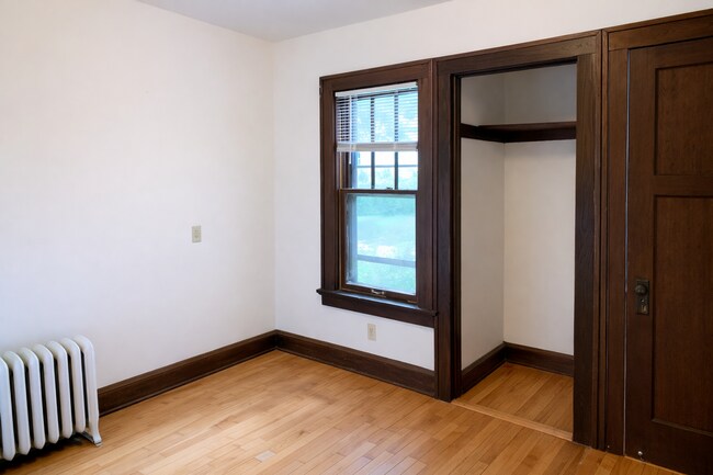 Foto del edificio - 1025/1027 Jenifer St Apartments