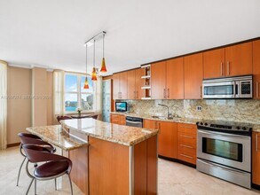 Building Photo - 251 174th St