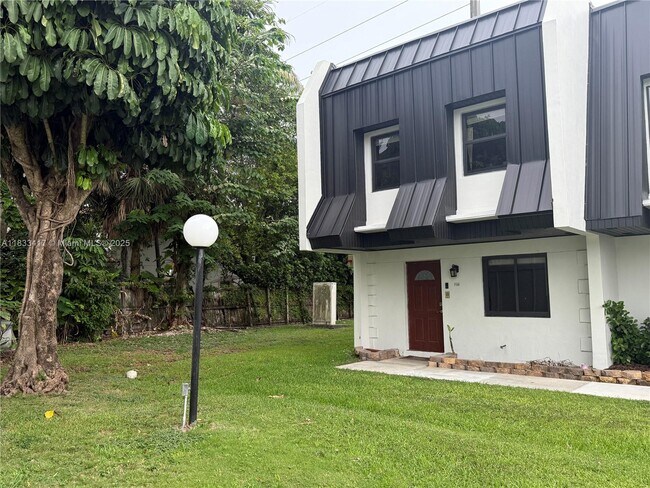 Foto del edificio - 6667 Miller Dr