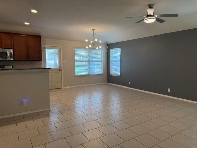 Foto del edificio - 571 Dragon Ridge Rd