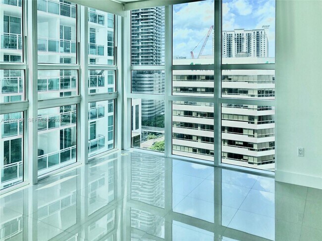 Foto del edificio - 950 Brickell Bay Dr