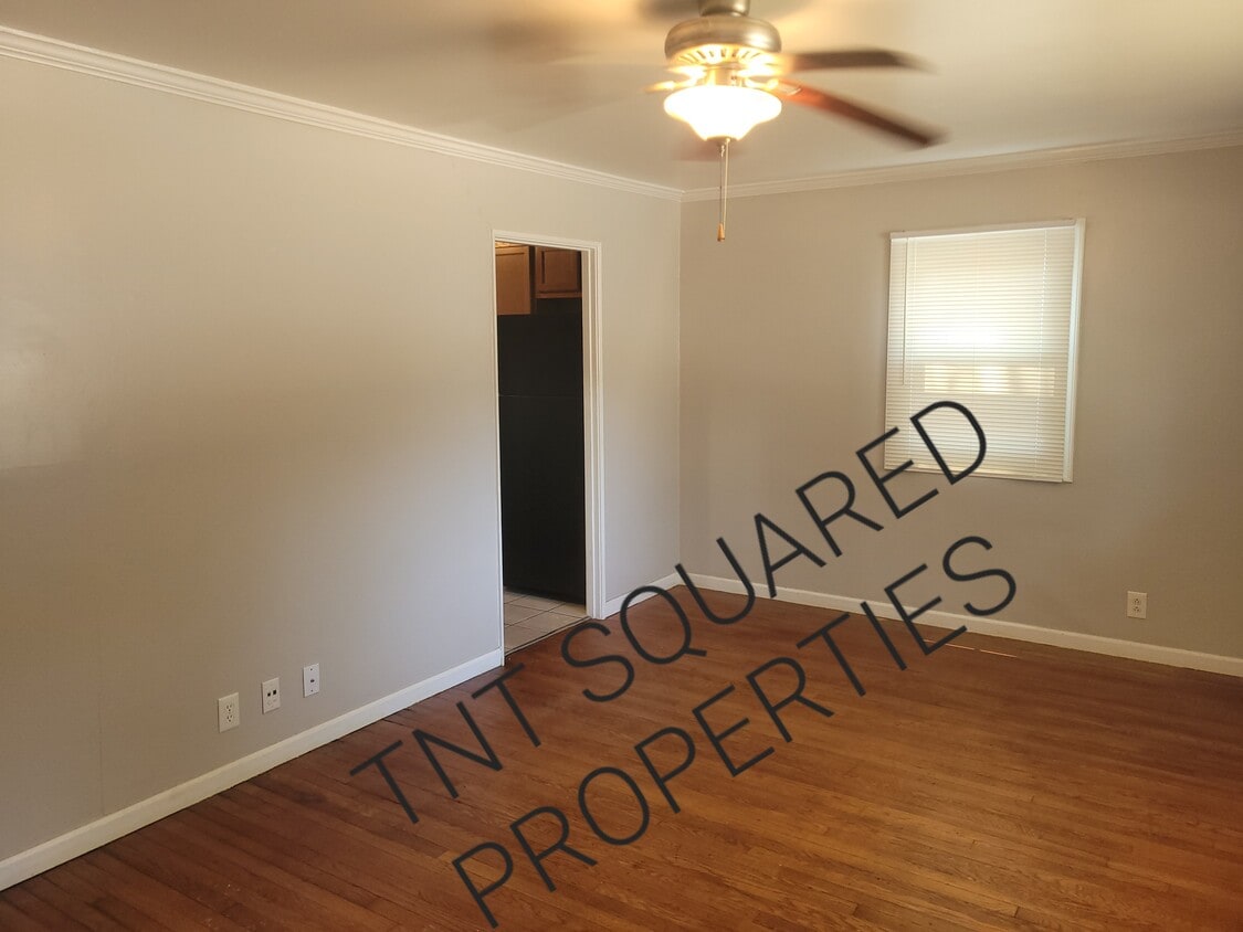 Sala de estar - 3224 Wayne Ave
