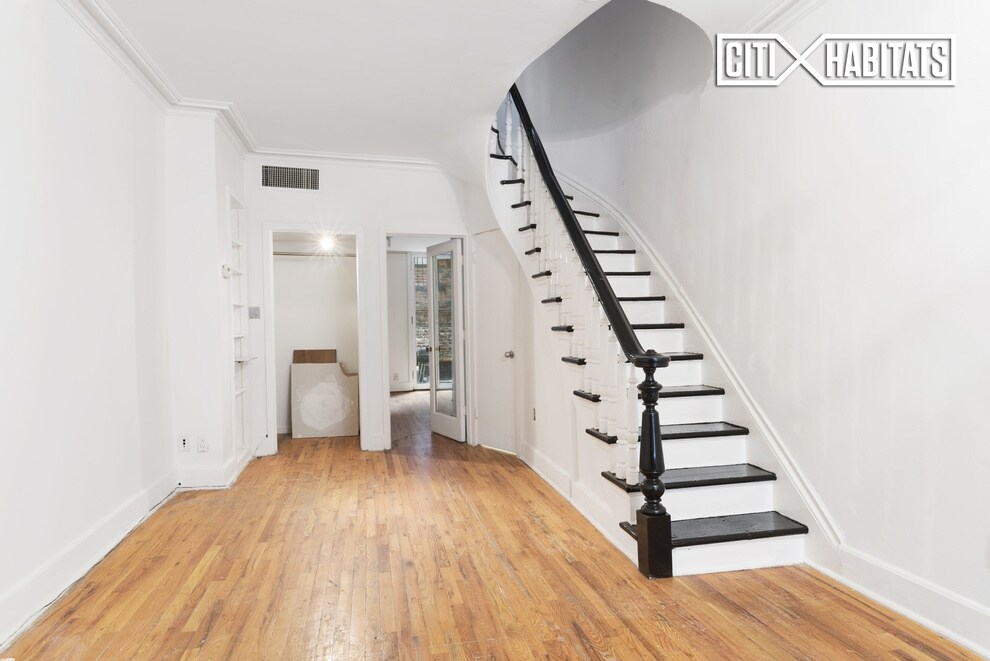 Primary Photo - 111 Lexington Ave
