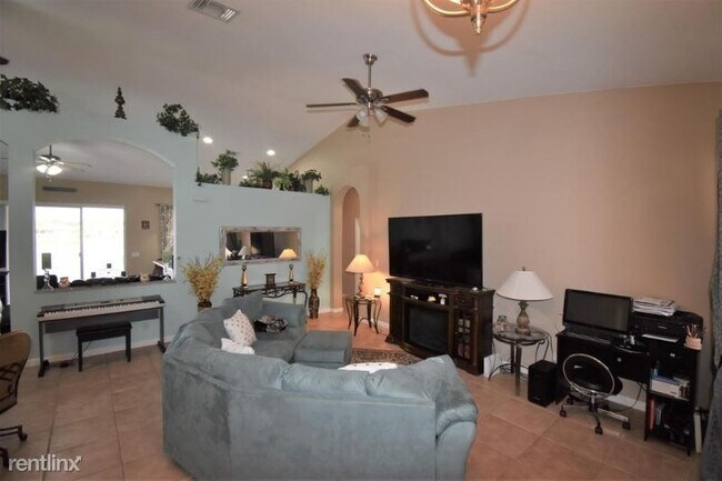 Building Photo - 3 br, 2.5 bath House - 5702 Place Lake Drive
