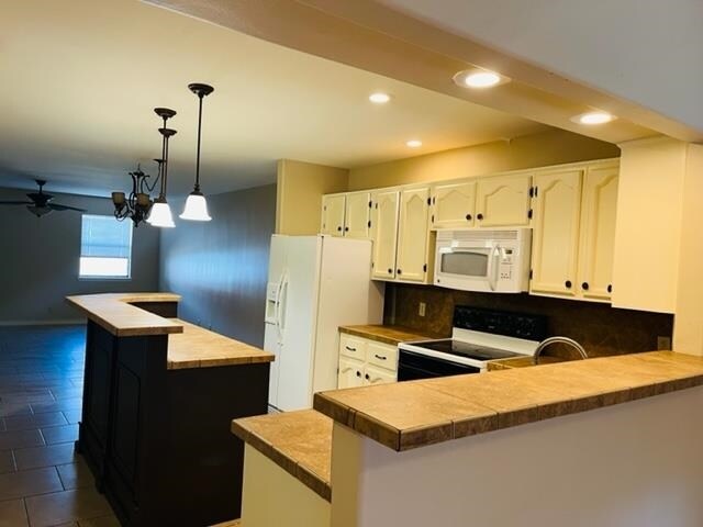 Foto del edificio - 5308 Cypress Dr