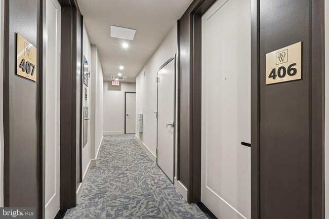 Foto del edificio - 30 W Allens Ln