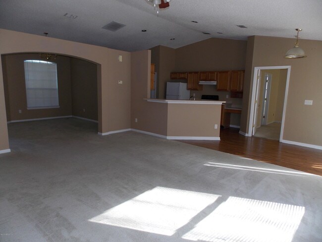 Building Photo - 2447 Cinnamon Springs Trail