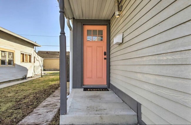 Building Photo - 339 N Walcott St