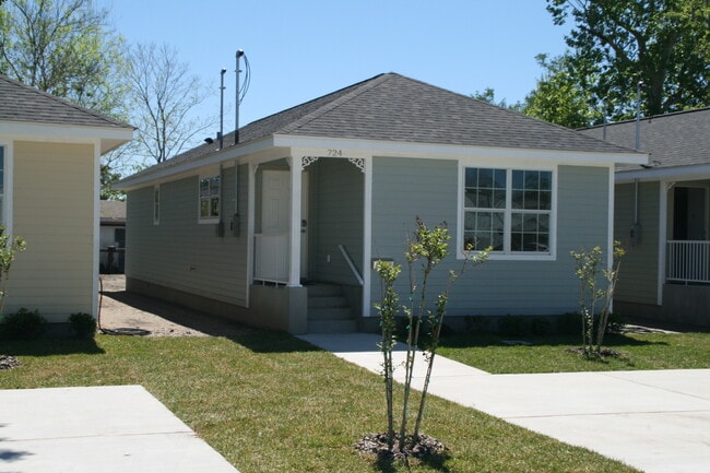 Photo - 724 16th St House
