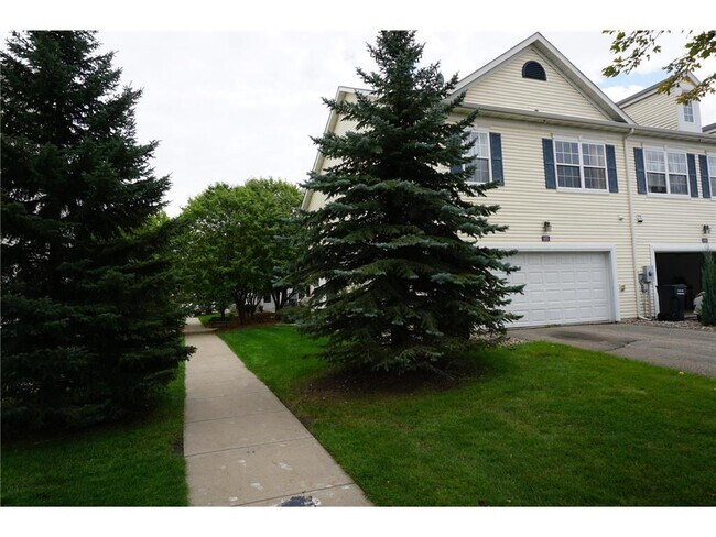Building Photo - 1625 Liberty Cir