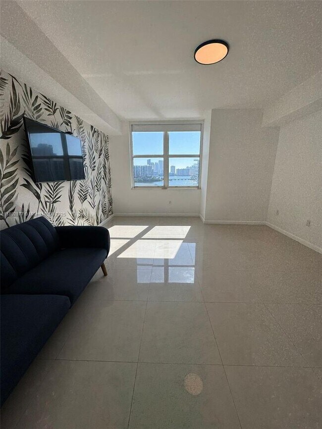 Foto del edificio - 3330 NE 190th St